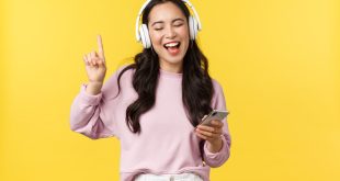 Mengapa Aplikasi Musik Streaming Lebih Unggul Dari Media Tradisional